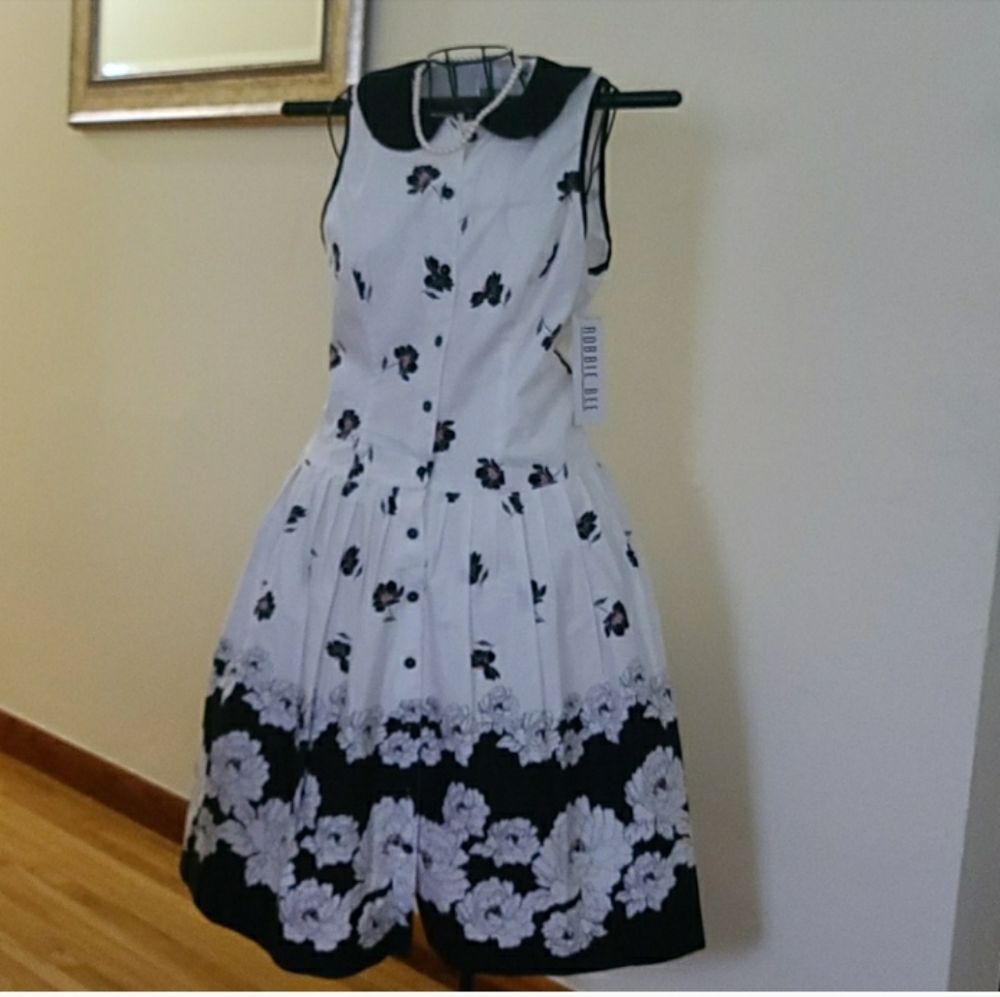 Robbie Bee Dress Vintage style White with black size 10